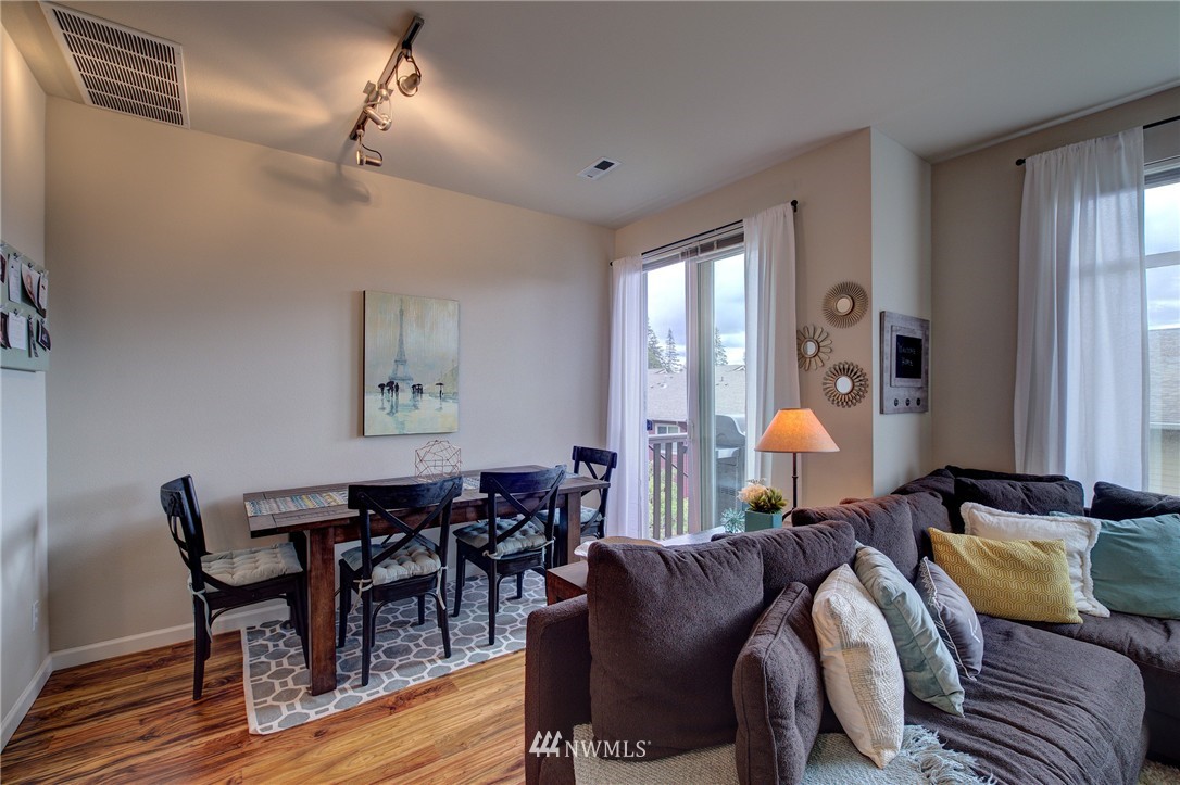 104 Sky Ridge Road Northwest Issaquah, WA 98027 - Photo 7 of 25