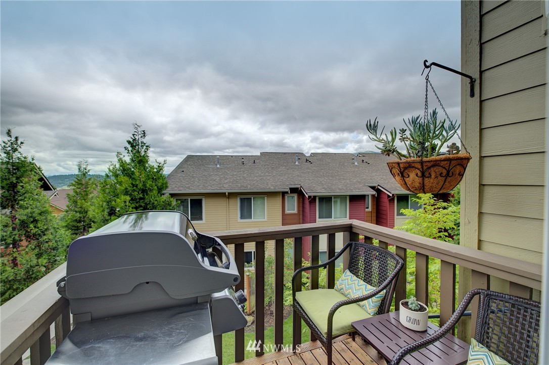 104 Sky Ridge Road Northwest Issaquah, WA 98027 - Photo 10 of 25
