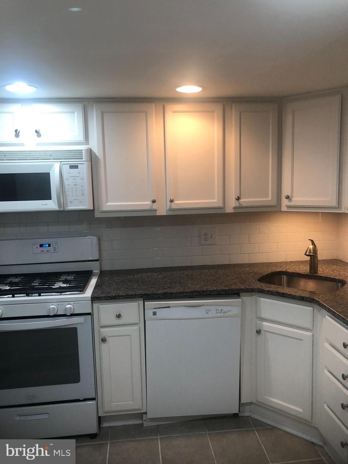 1402 Northgate Square, Unit 1 Reston, VA 20190 - Photo 4 of 18 Gallery Image 4