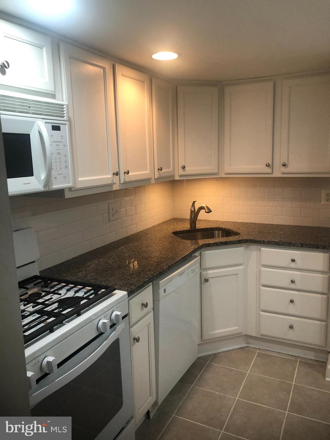 1402 Northgate Square, Unit 1 Reston, VA 20190 - Photo 5 of 18 Gallery Image 5