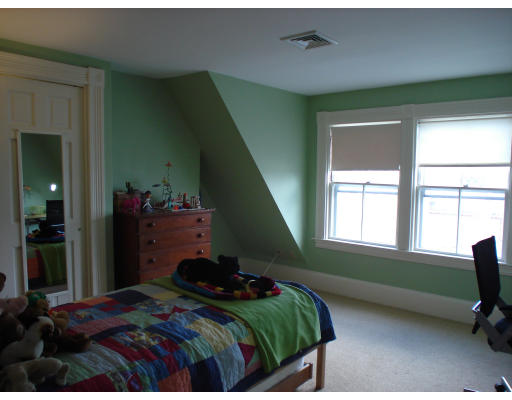 114 Upland Road, Unit 2 Cambridge, MA 02140 - Photo 12 of 14 Gallery Image 12