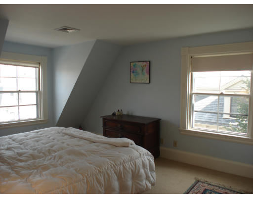 114 Upland Road, Unit 2 Cambridge, MA 02140 - Photo 10 of 14 Gallery Image 10