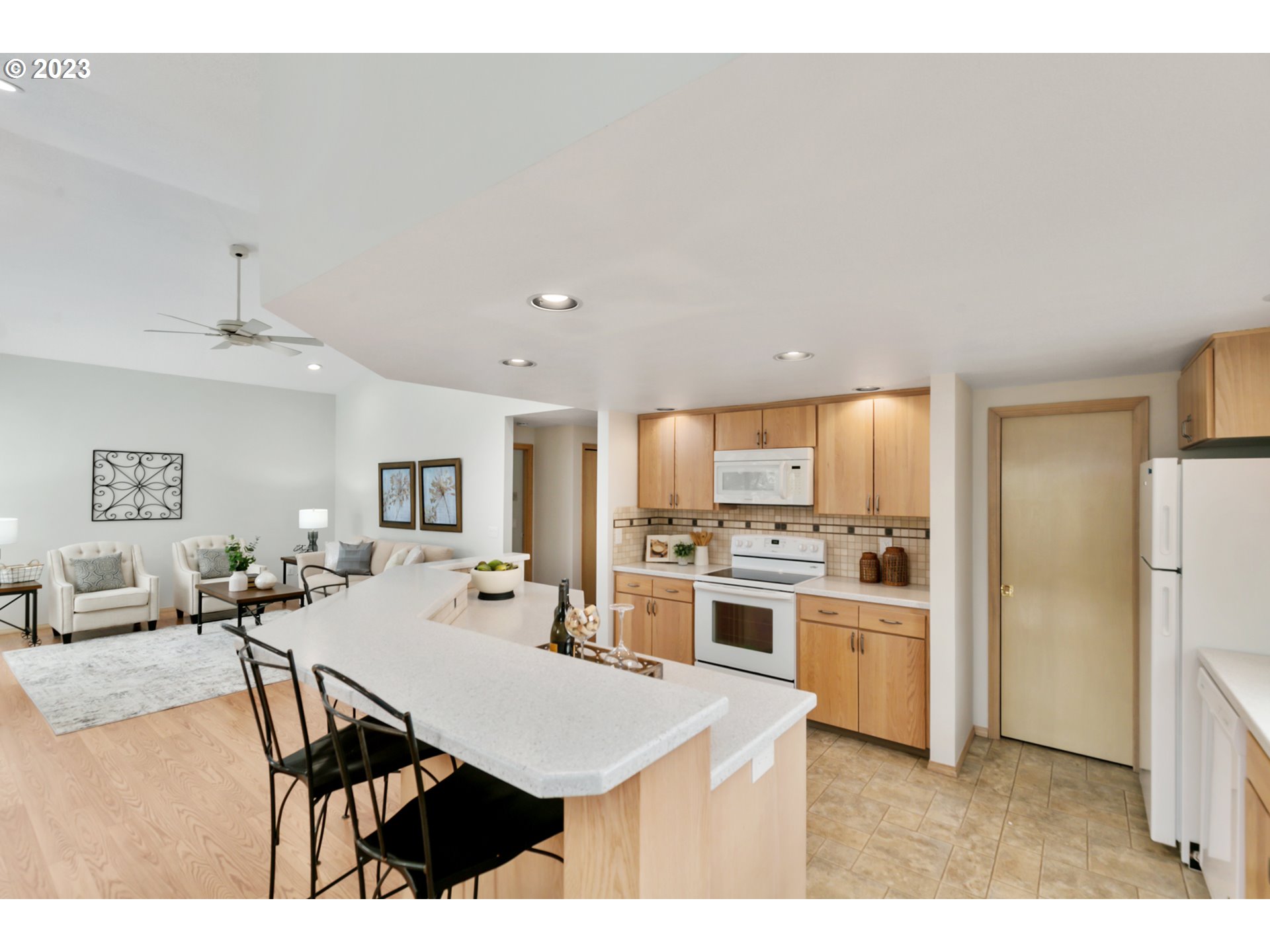 12578 Southwest Overgaard Street Portland, OR 97224 - Photo 13 of 38 Gallery Image 13