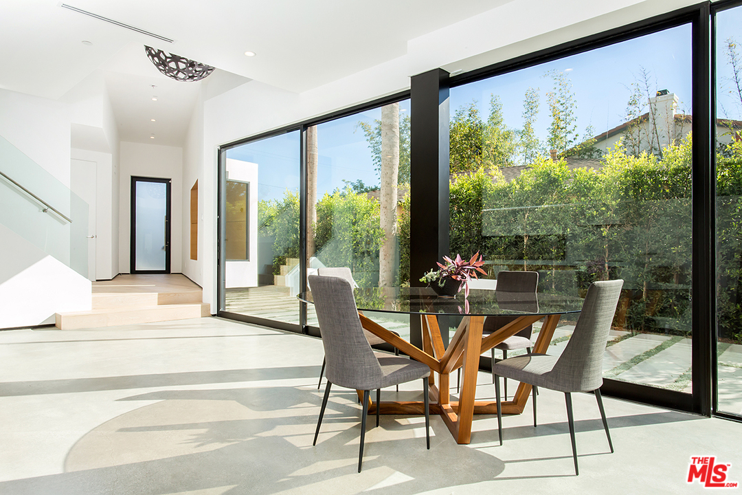 2021 Walnut Avenue Venice, CA 90291 - Photo 3 of 26 a dining room with furniture and wooden floor
