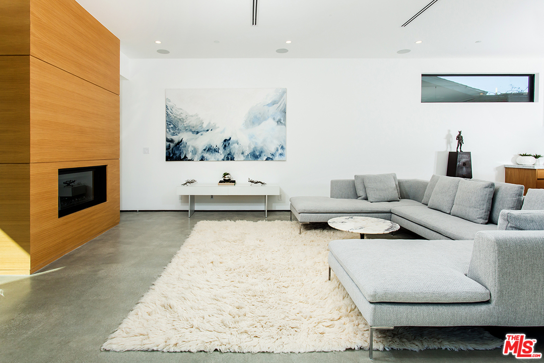 2021 Walnut Avenue Venice, CA 90291 - Photo 6 of 26 a living room with furniture and a fireplace