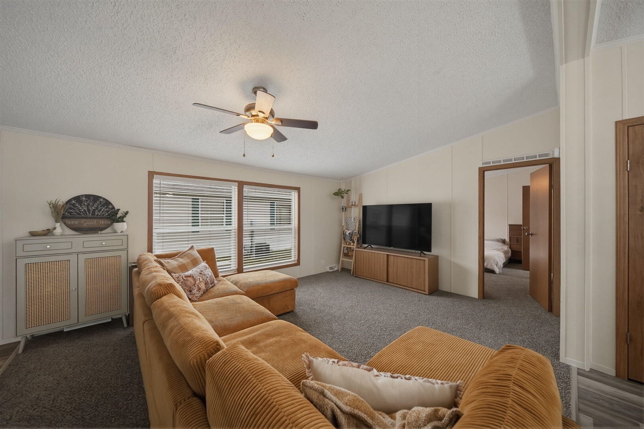 260 Storr Addison, MI 49220 - Photo 7 of 29