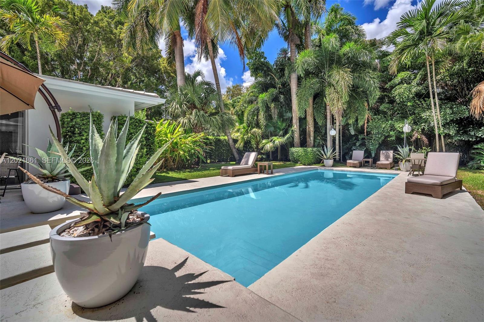 203 Ridgewood Road Coral Gables, FL 33133 - Photo 33 of 44