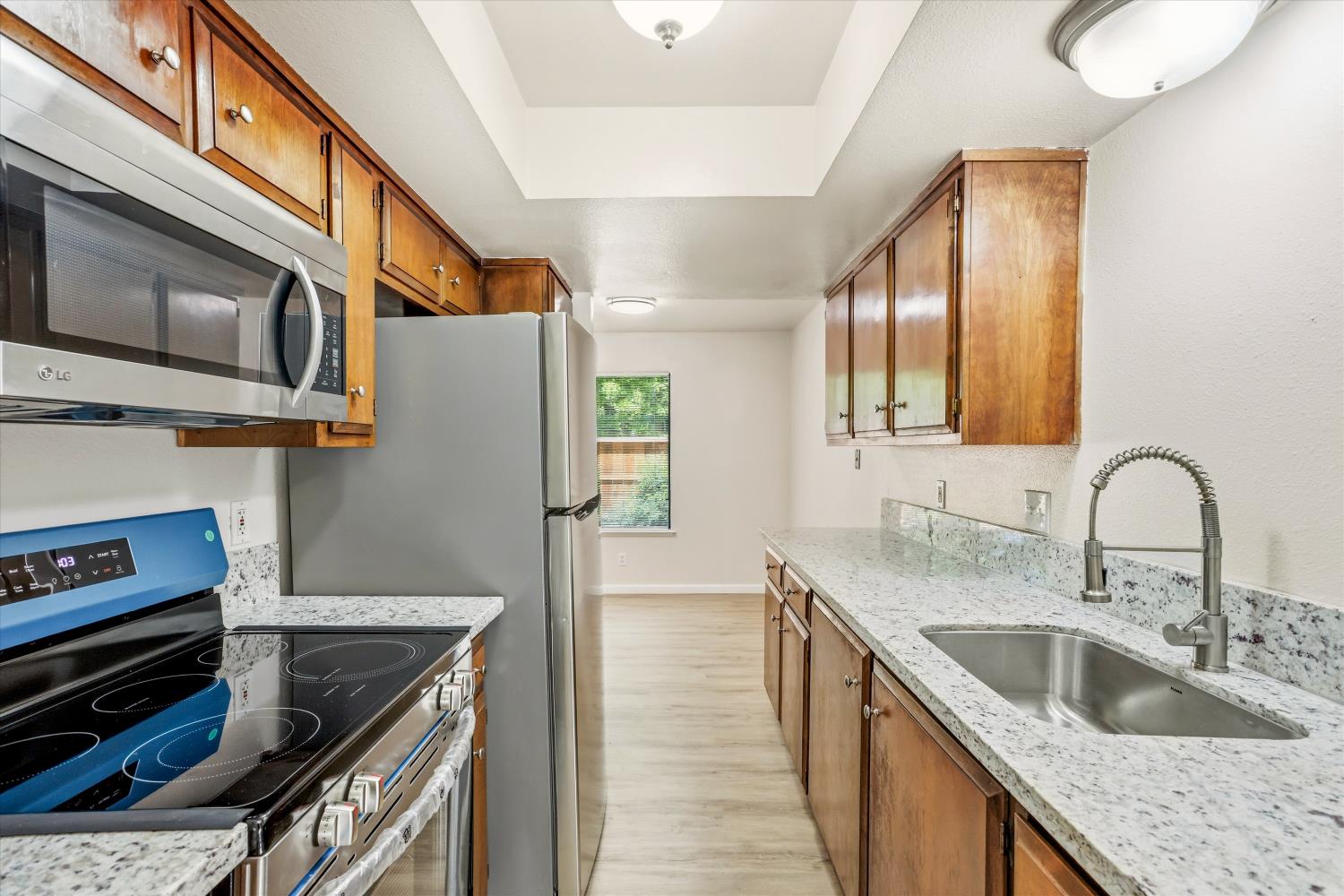 3639 Appleton Way Stockton, CA 95219 - Photo 5 of 37