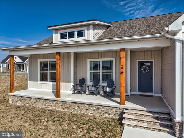 a house view with a outdoor space
