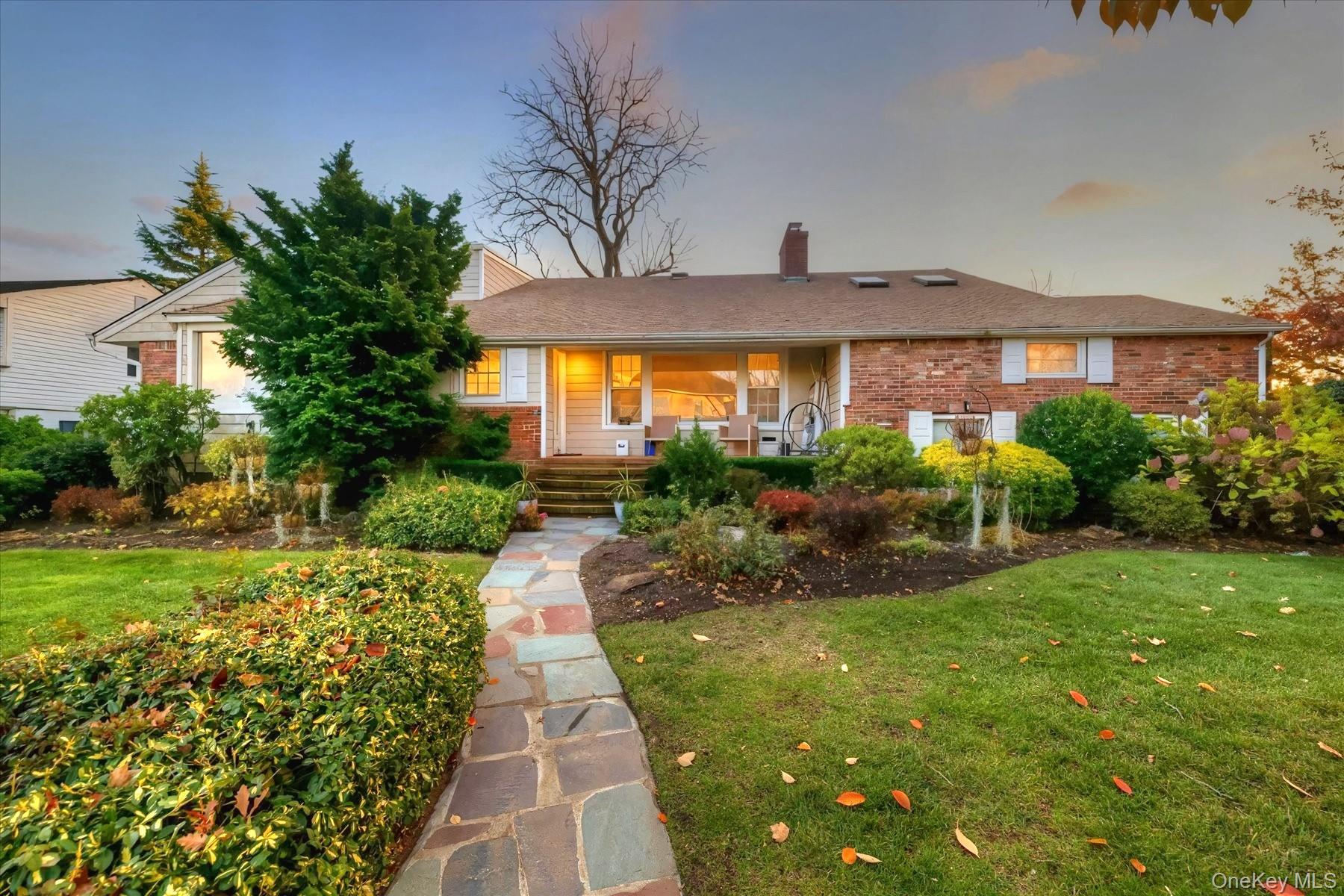 58 Allen Road Rockville Centre, NY 11570 - Photo 2 of 40
