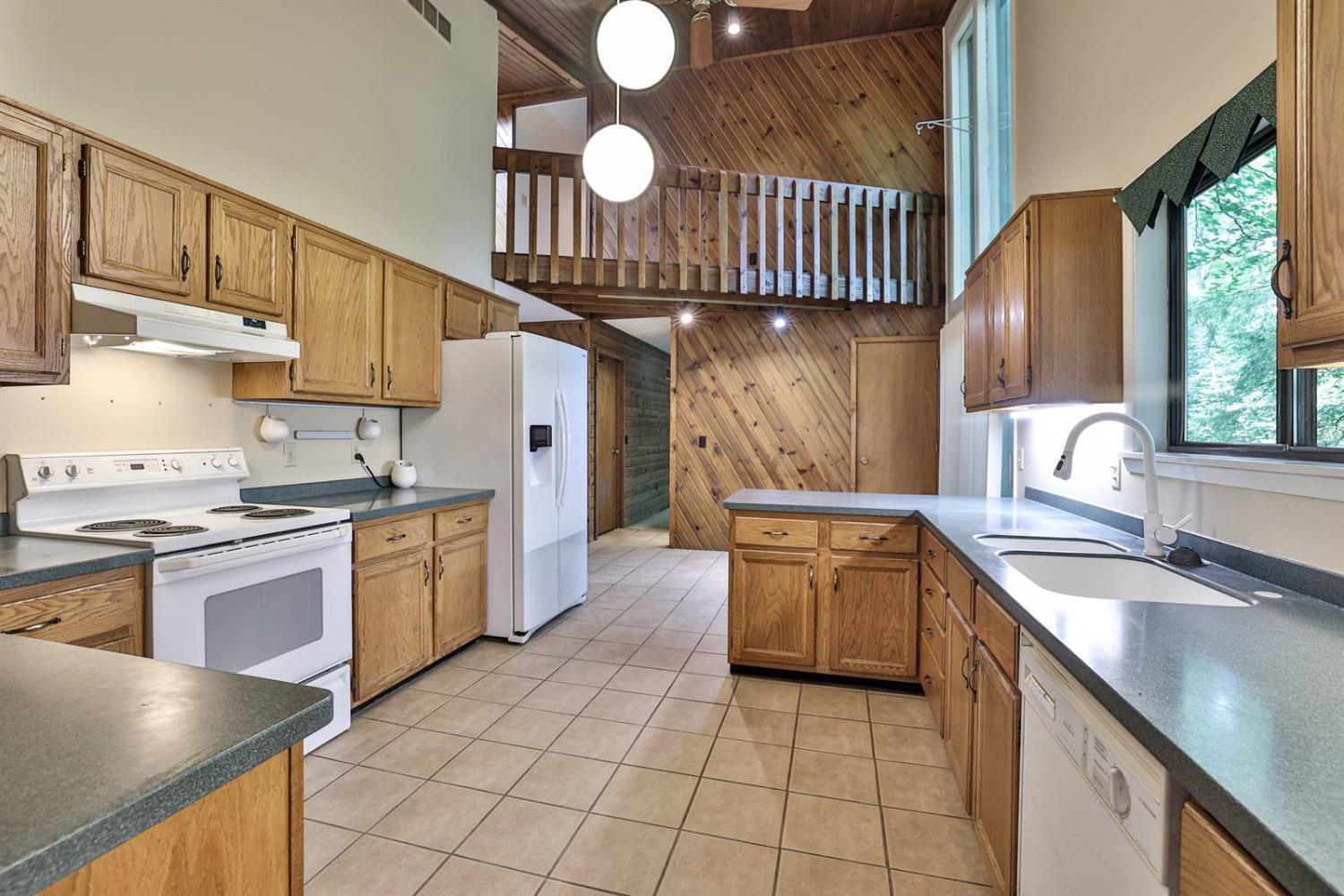 531 Shade Road Cincinnati, OH 45255 - Photo 8 of 38 Gallery Image 8