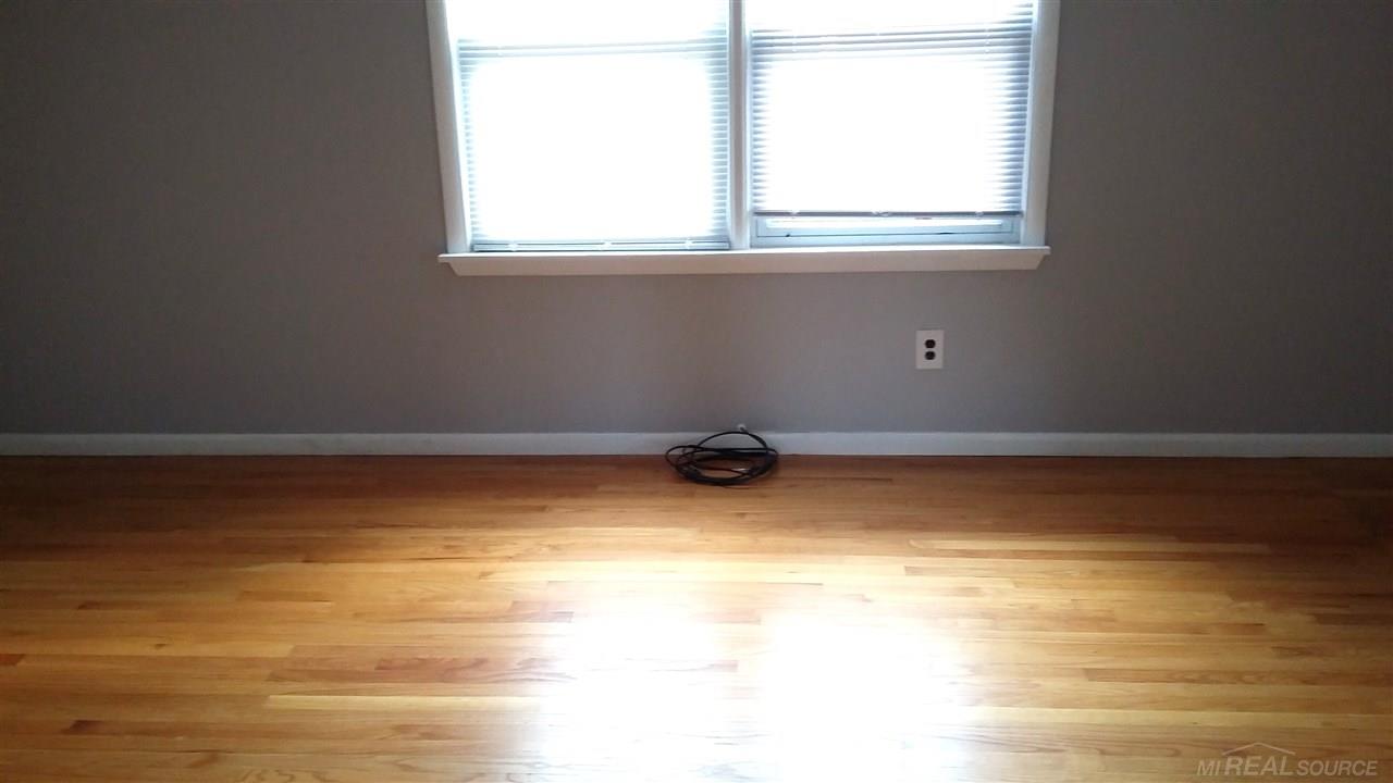 2057 Wiltshire Road Berkley, MI 48072 - Photo 23 of 36