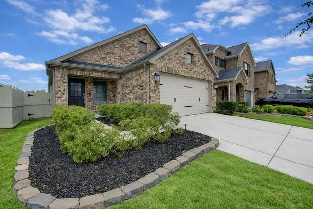 $316,990 | 17692 Tree Of Heaven, Conroe, TX 77385