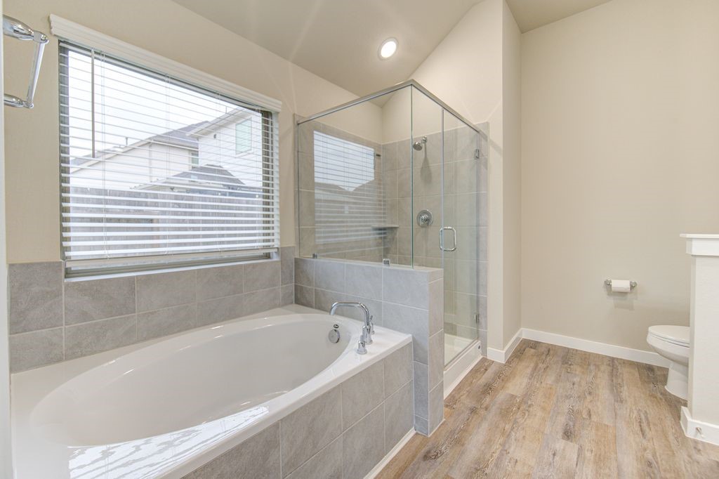 17692 Tree Of Heaven Conroe, TX 77385 - Photo 26 of 50 Primary batroom