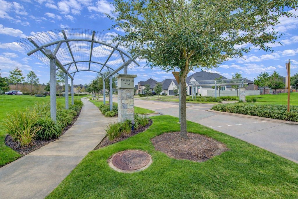 17692 Tree Of Heaven Conroe, TX 77385 - Photo 50 of 50 Beautiful pedestrian paths and roads.