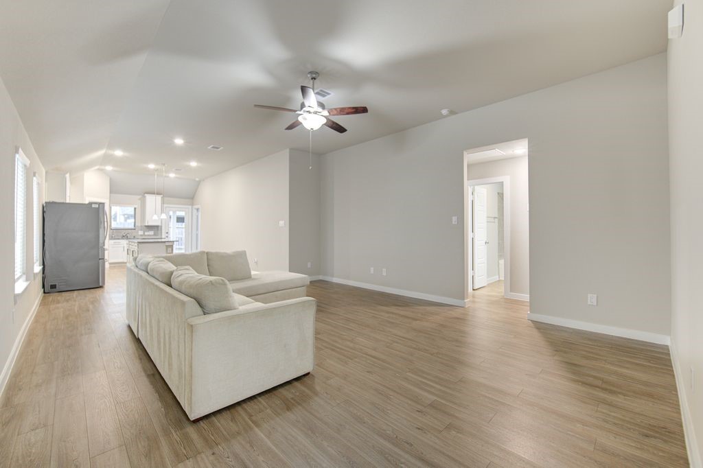 17692 Tree Of Heaven Conroe, TX 77385 - Photo 9 of 50 Living room