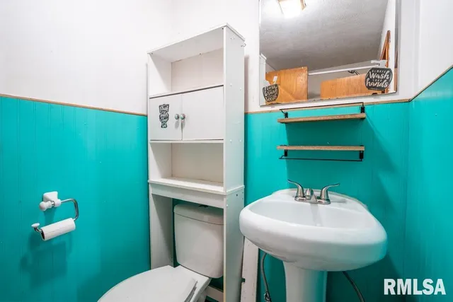 $99,000 | 913 South 12th Street, Herrin, IL 62948