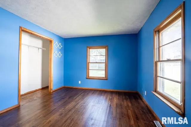 $99,000 | 913 South 12th Street, Herrin, IL 62948