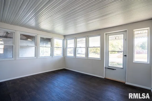 $99,000 | 913 South 12th Street, Herrin, IL 62948