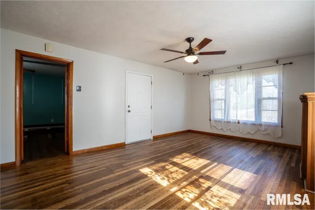 $99,000 | 913 South 12th Street, Herrin, IL 62948