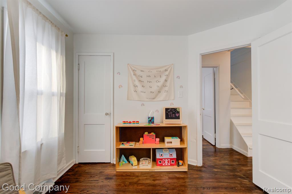 3721 Kent Road Royal Oak, MI 48073 - Photo 25 of 44