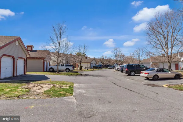 $285,000 | 698 East Lake Front Circle, Unit 65, Absecon, NJ 08205