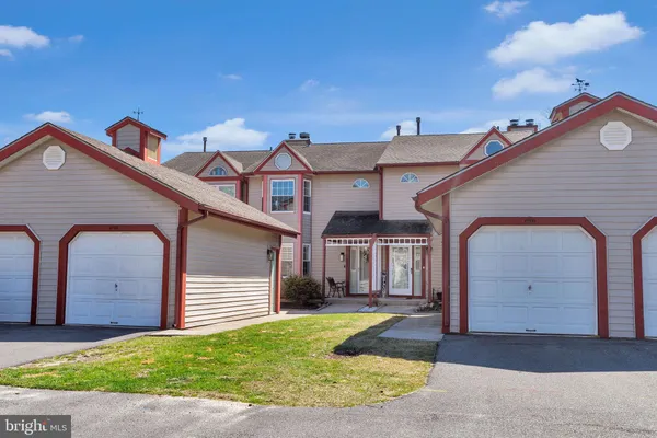 $285,000 | 698 East Lake Front Circle, Unit 65, Absecon, NJ 08205