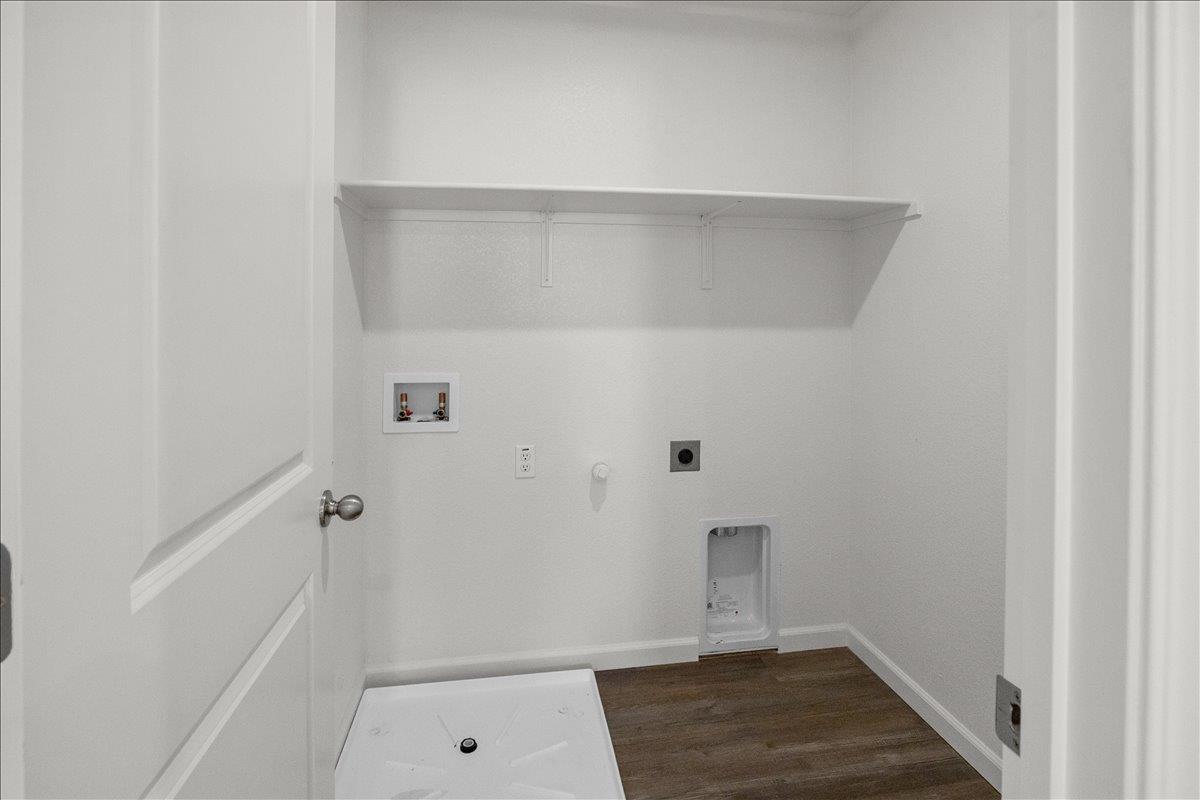 18462 Waterfront Way Lathrop, CA 95330 - Photo 45 of 50 a view of utility room