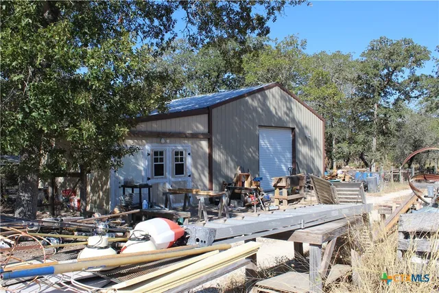 $799,000 | 222 Oak Valley Drive, La Vernia, TX 78121