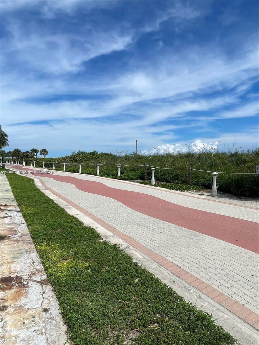 6345 Collins Avenue, Unit 442 Miami Beach, FL 33141 - Photo 13 of 31