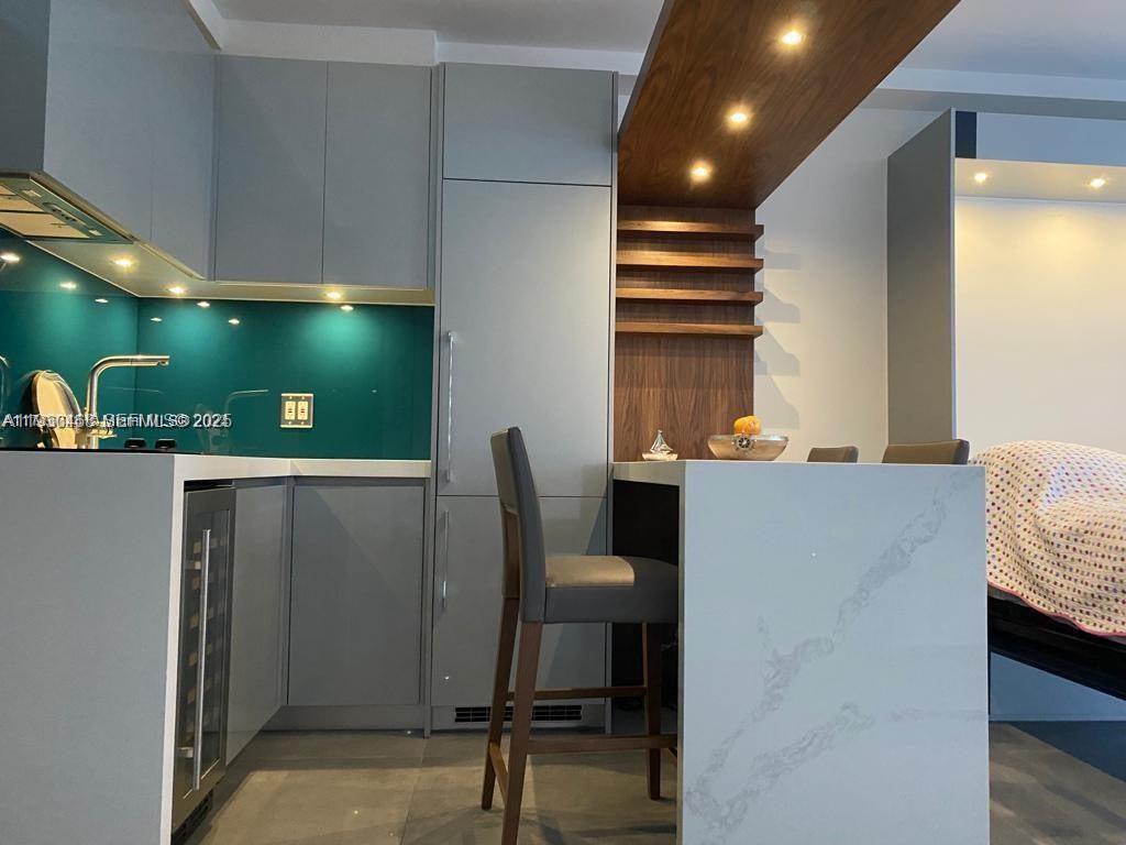 6345 Collins Avenue, Unit 442 Miami Beach, FL 33141 - Photo 3 of 31