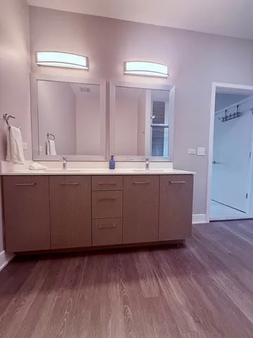 $3,600 | 18w070 Royce Boulevard, Unit 283, Villa Park, IL 60181