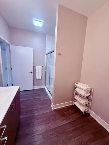 $3,600 | 18w070 Royce Boulevard, Unit 283, Villa Park, IL 60181