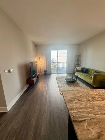 $3,600 | 18w070 Royce Boulevard, Unit 283, Villa Park, IL 60181