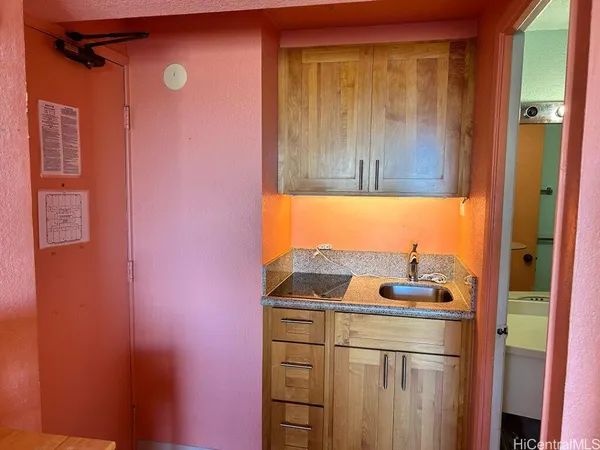$1,700 | 444 Niu Street, Unit 1508, Honolulu, HI 96815