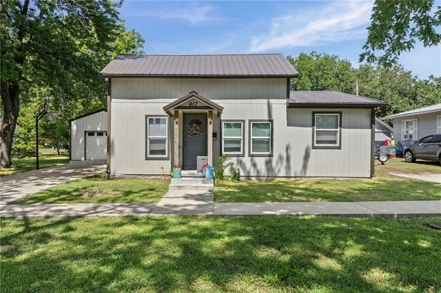 $175,000 | 417 East 4th Avenue, Garnett, KS 66032