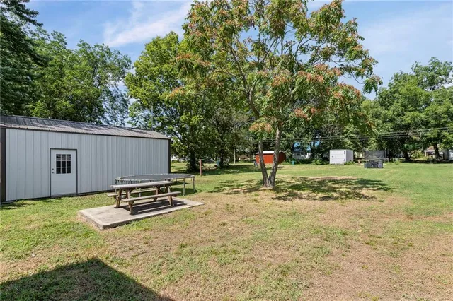 $175,000 | 417 East 4th Avenue, Garnett, KS 66032