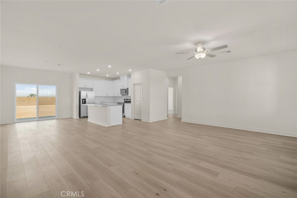 14853 Indigo Street Apple Valley, CA 92307 - Photo 5 of 7