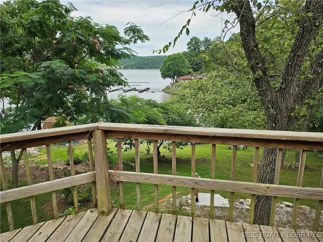 $299,500 | 22 Launch Landing, Edwards, MO 65326