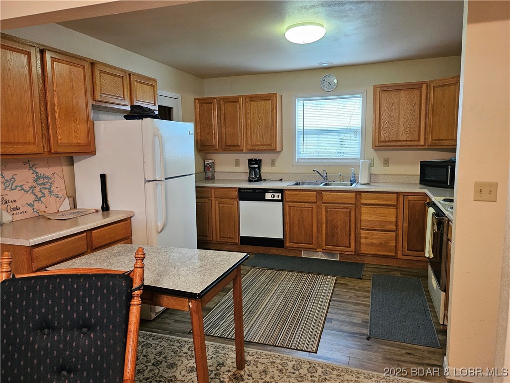 22 Launch Landing Edwards, MO 65326 - Photo 23 of 48 Kitchen is open to living room and larger room