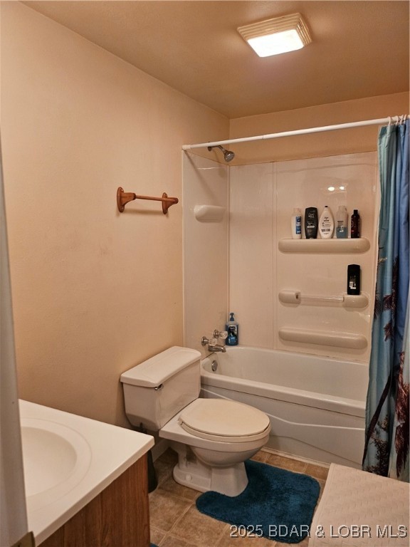 22 Launch Landing Edwards, MO 65326 - Photo 40 of 48 Bathroom 2 on upper level with shower/tub combo