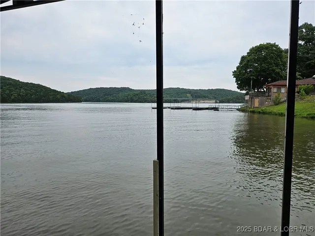 $299,500 | 22 Launch Landing, Edwards, MO 65326