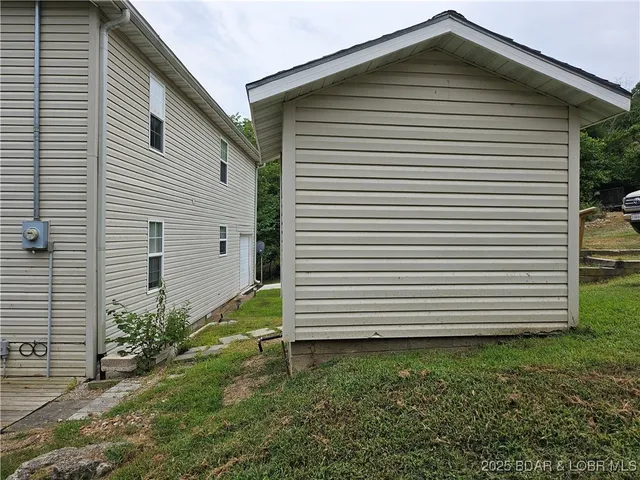 $299,500 | 22 Launch Landing, Edwards, MO 65326