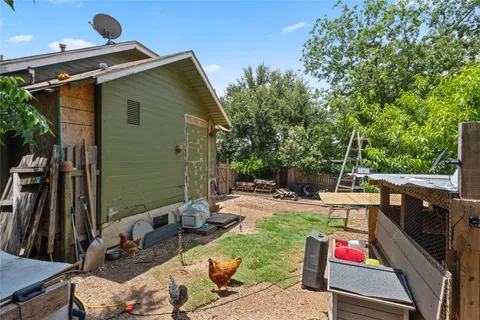 $299,900 | 905 West 10th Street, Georgetown, TX 78626