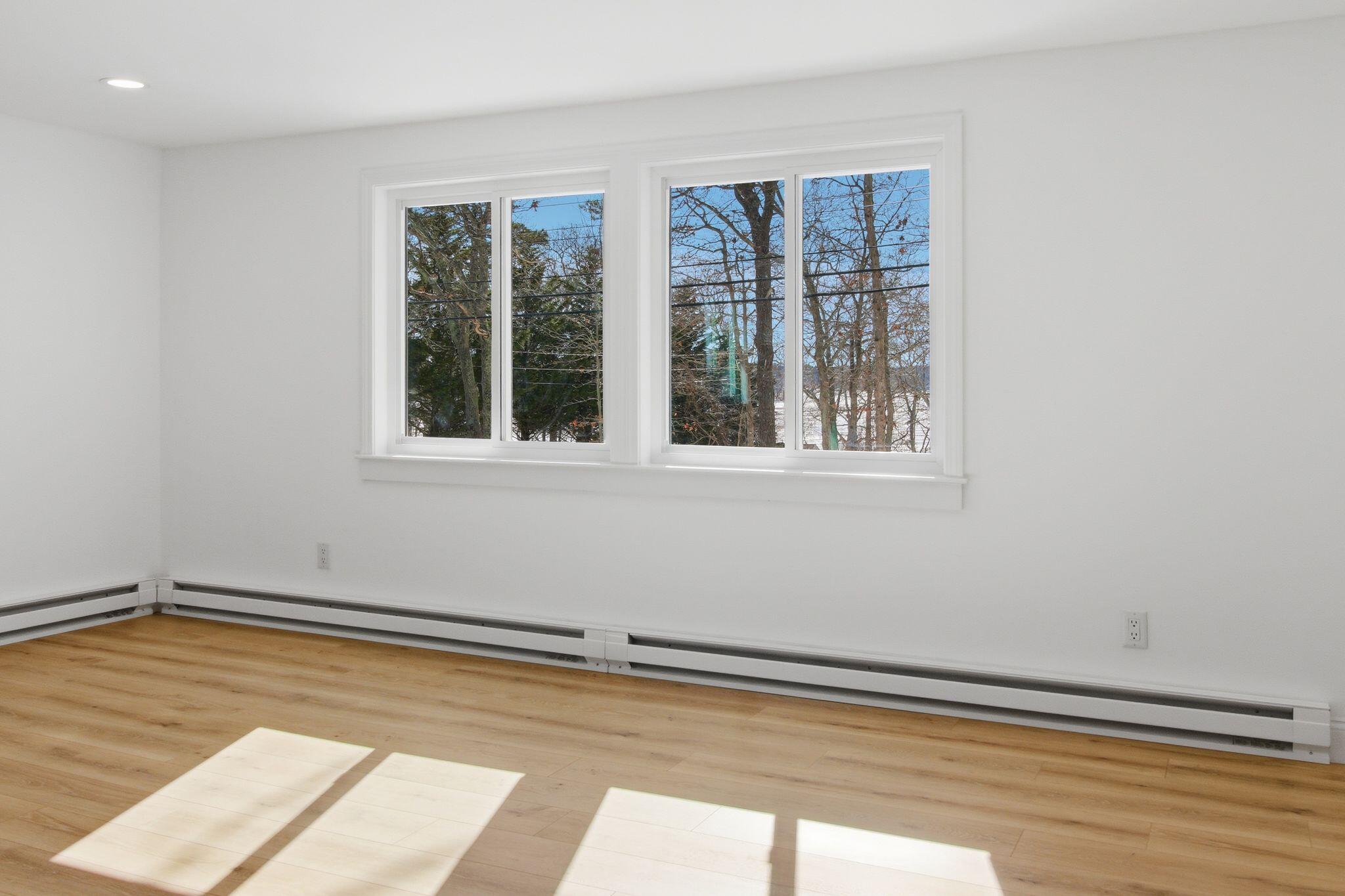 185 Wheeler Road Mashpee, MA 02649 - Photo 14 of 51 15_185_Wheeler_Rd_Mashpee_MA_02649-Livin
