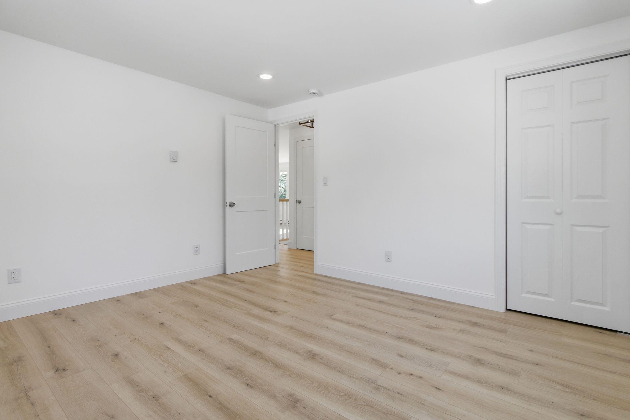 185 Wheeler Road Mashpee, MA 02649 - Photo 20 of 51 31_185_Wheeler_Rd_Mashpee_MA_02649-Bedro