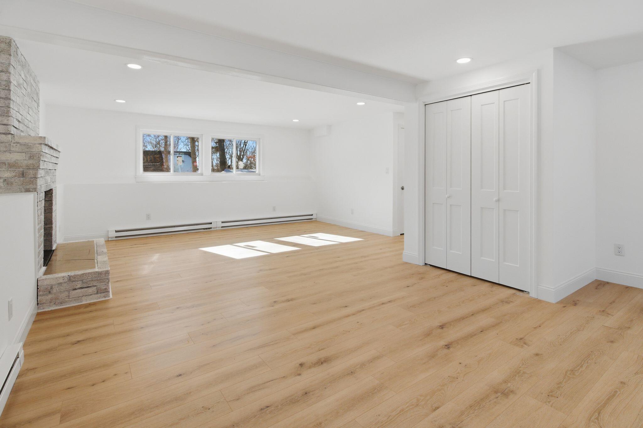 185 Wheeler Road Mashpee, MA 02649 - Photo 32 of 51 32_185_Wheeler_Rd_Mashpee_MA_02649-Bedro