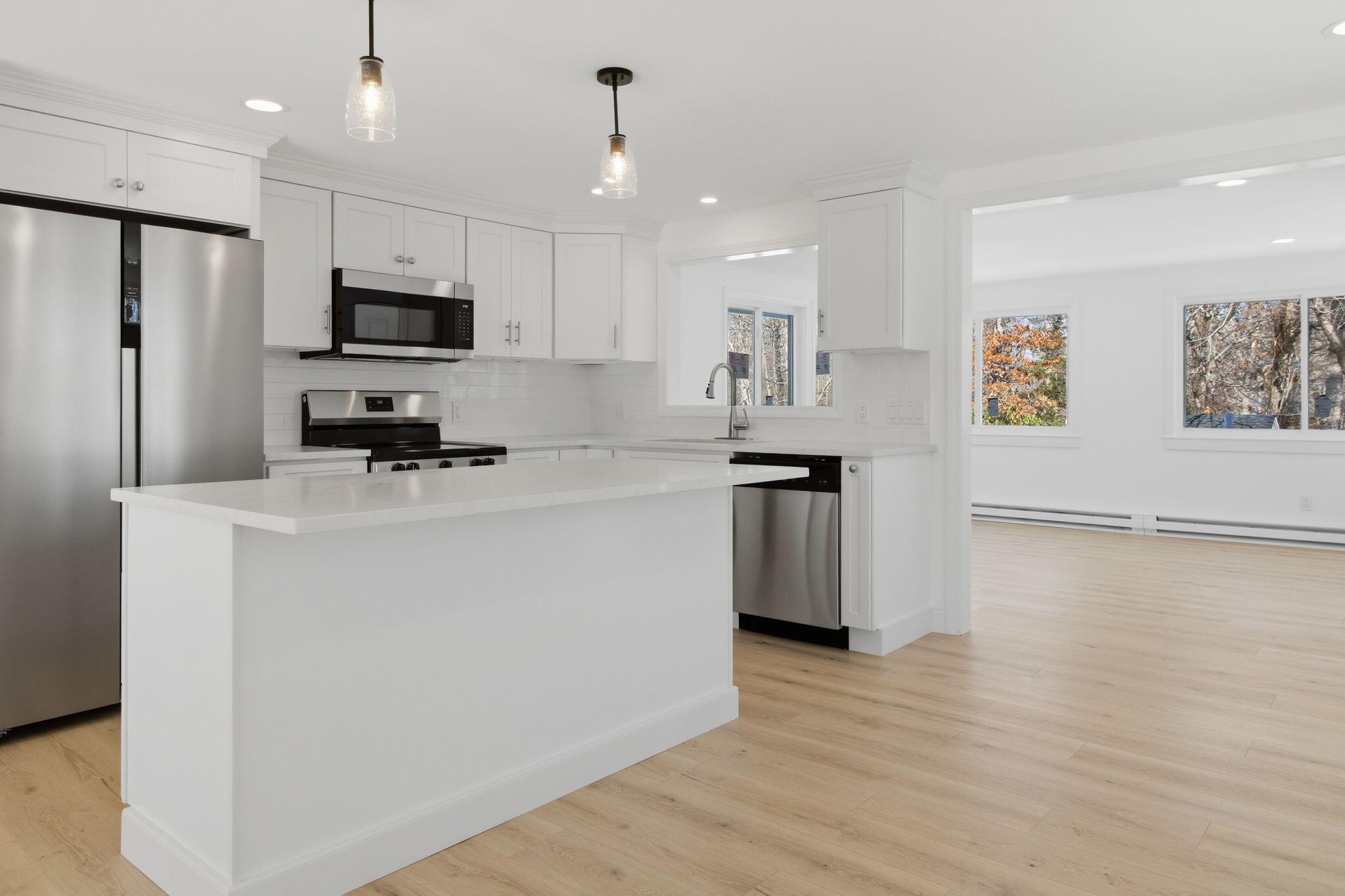 185 Wheeler Road Mashpee, MA 02649 - Photo 6 of 51 28_185_Wheeler_Rd_Mashpee_MA_02649-Kitch