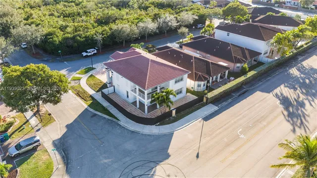 $999,900 | 15051 Southwest 18th Terrace, Miami, FL 33185