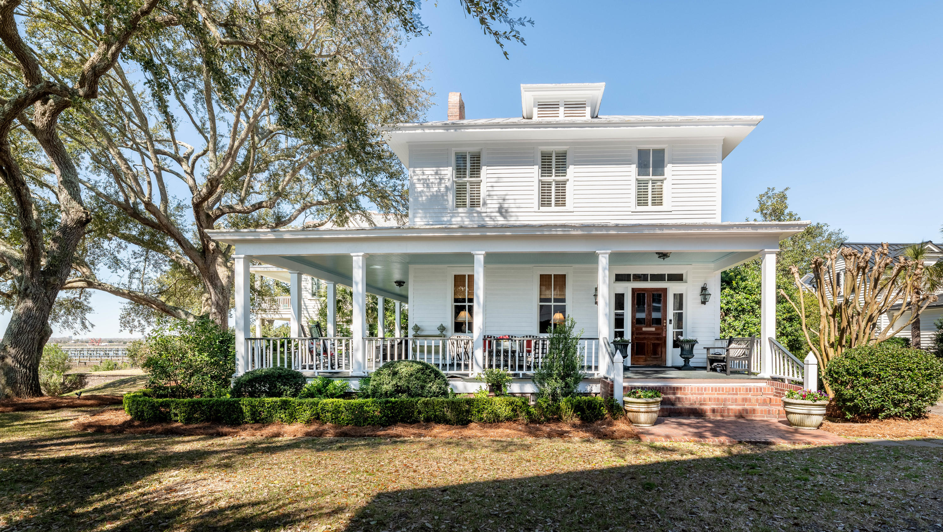 317 Bennett Street Mount Pleasant, SC 29464 - Photo 2 of 27 DSC_0753-HDR